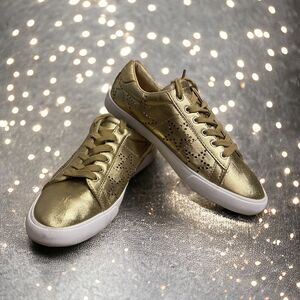 G by Guess Women's Mollie Sneakers